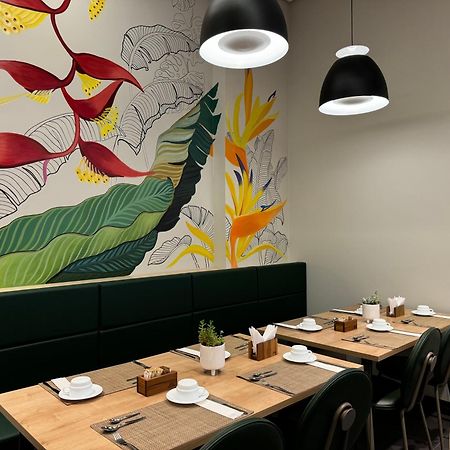 Hotel Roochelle Convention By Nobile Curitiba Esterno foto