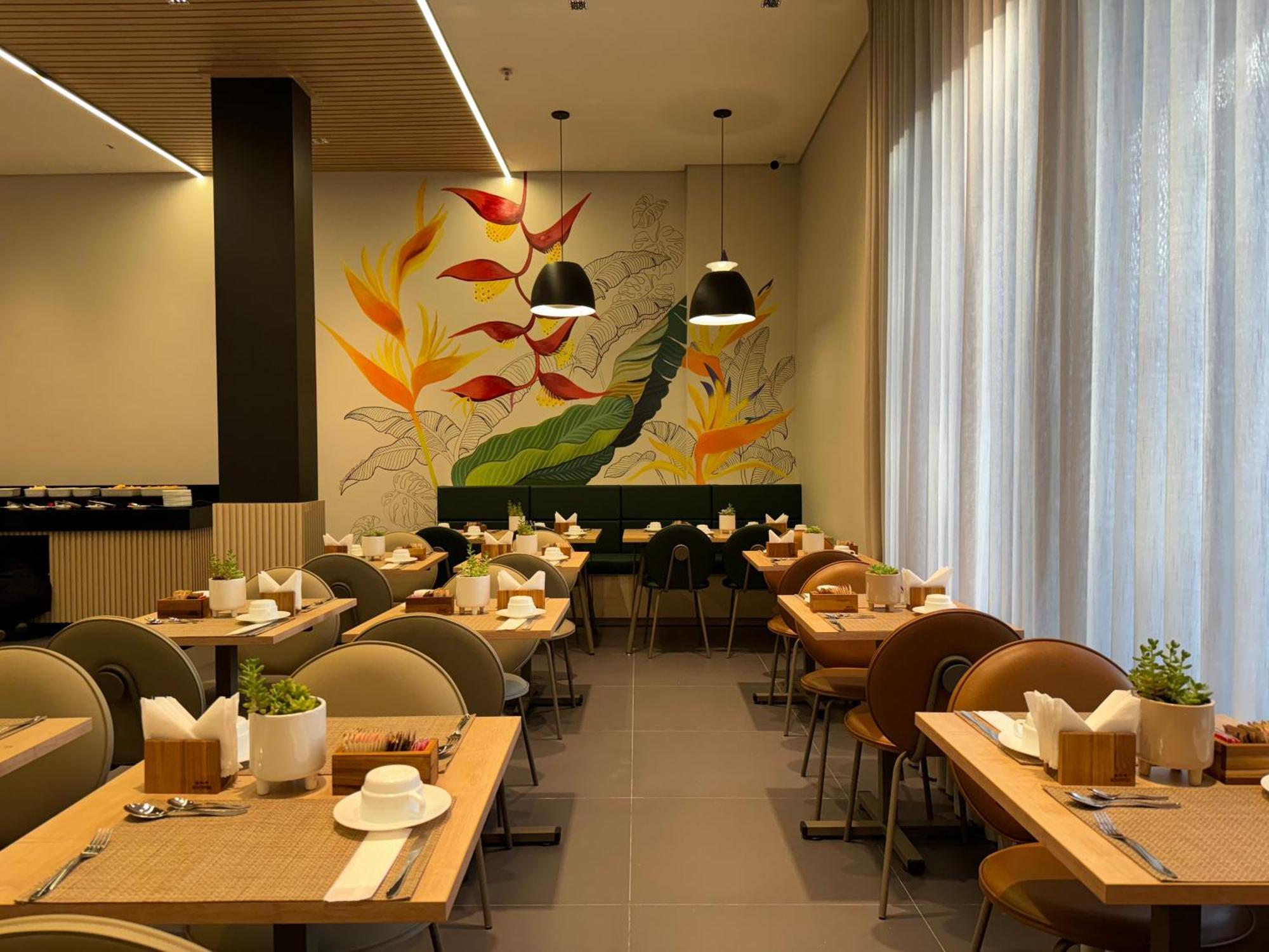 Hotel Roochelle Convention By Nobile Curitiba Esterno foto