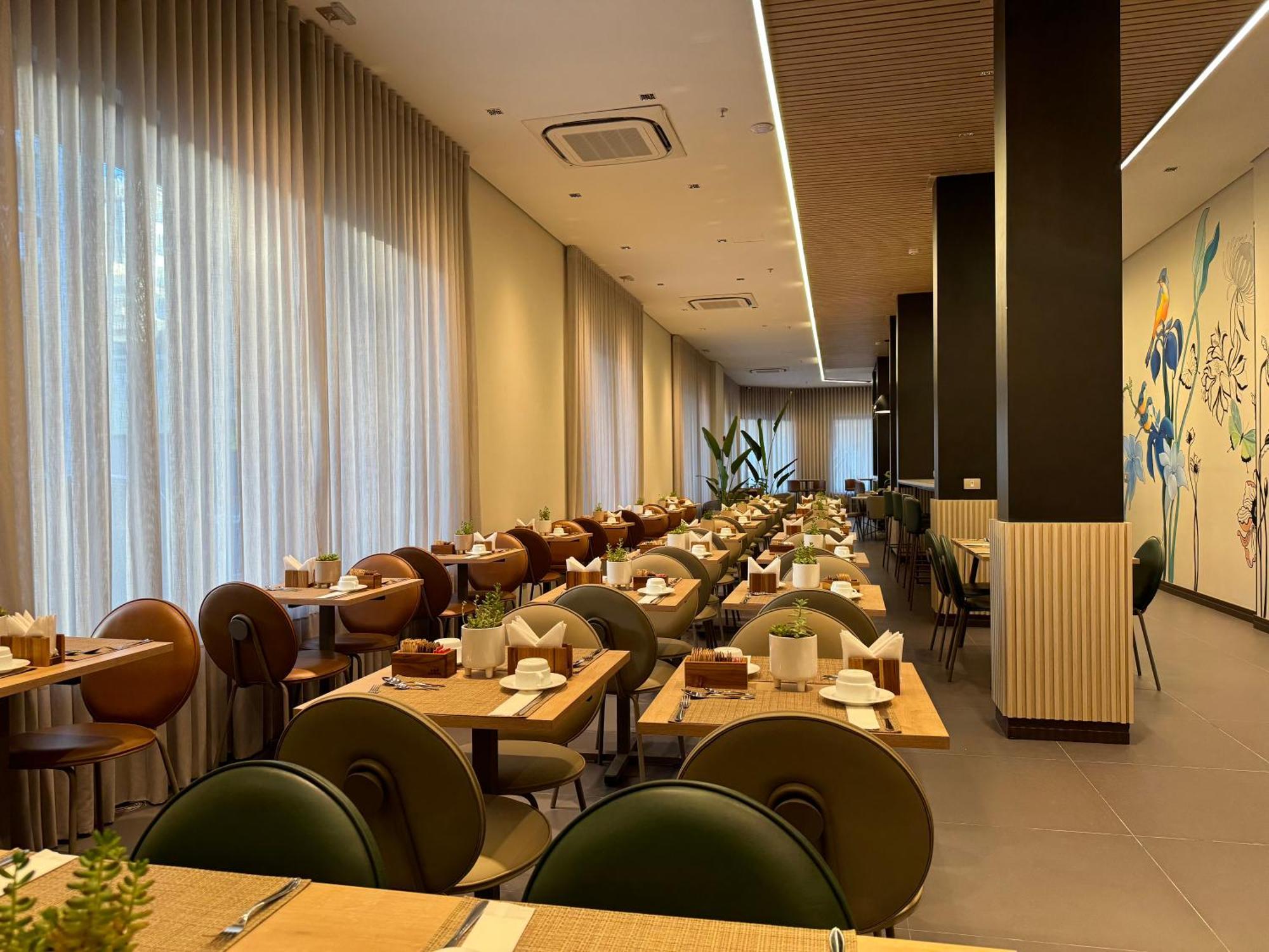Hotel Roochelle Convention By Nobile Curitiba Esterno foto