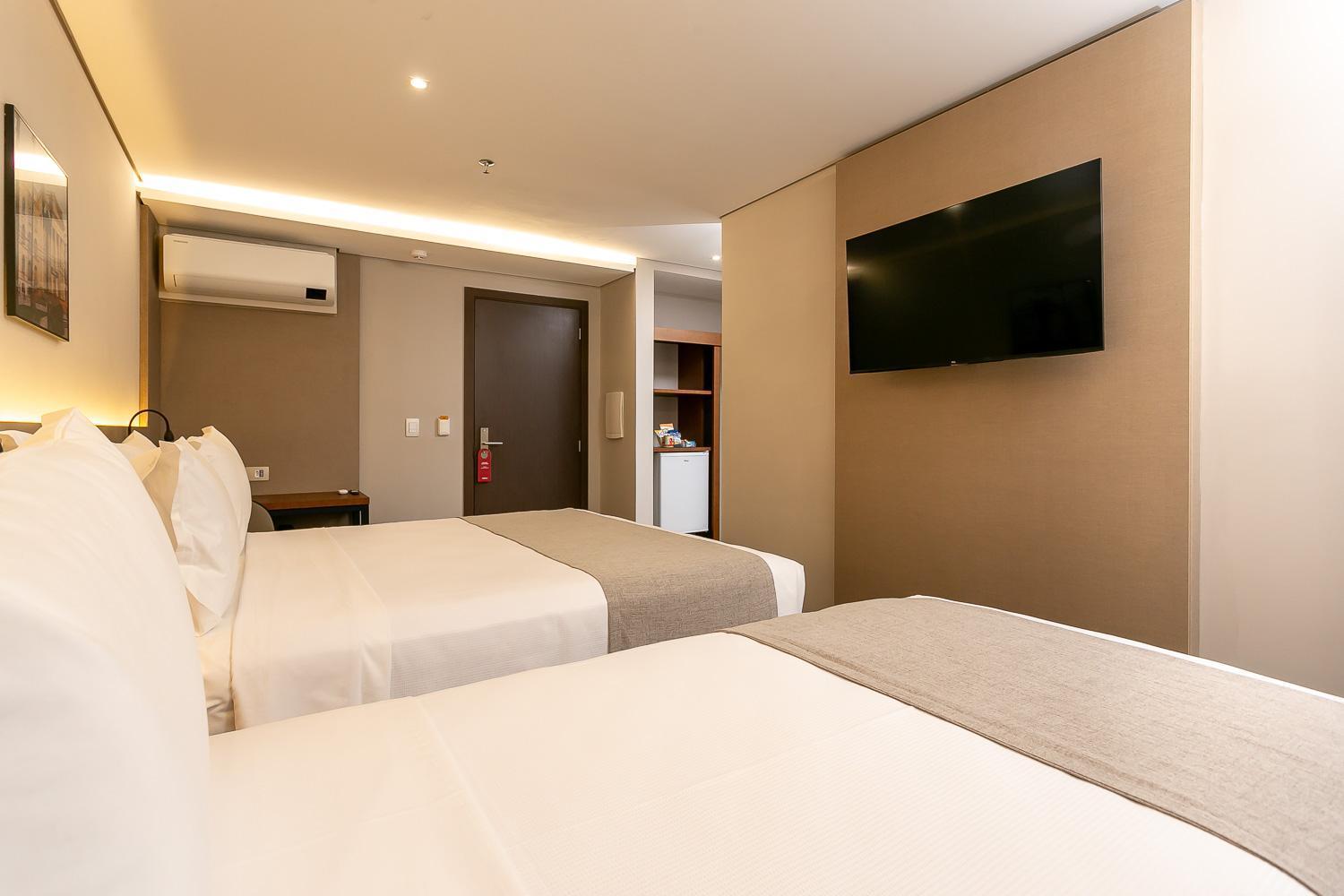 Hotel Roochelle Convention By Nobile Curitiba Esterno foto
