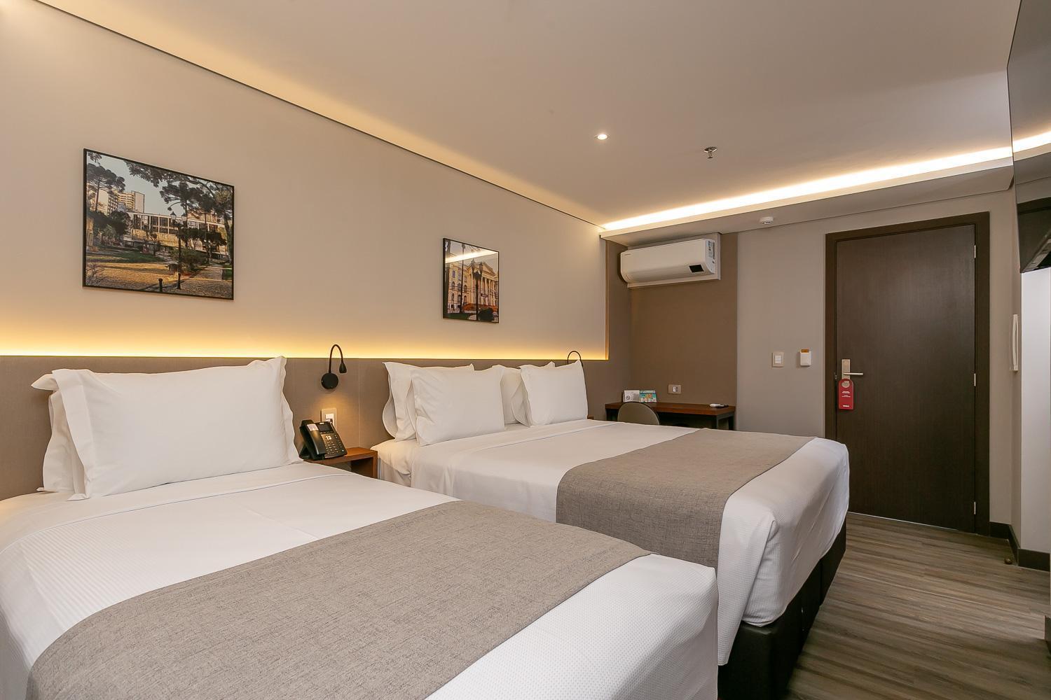 Hotel Roochelle Convention By Nobile Curitiba Esterno foto