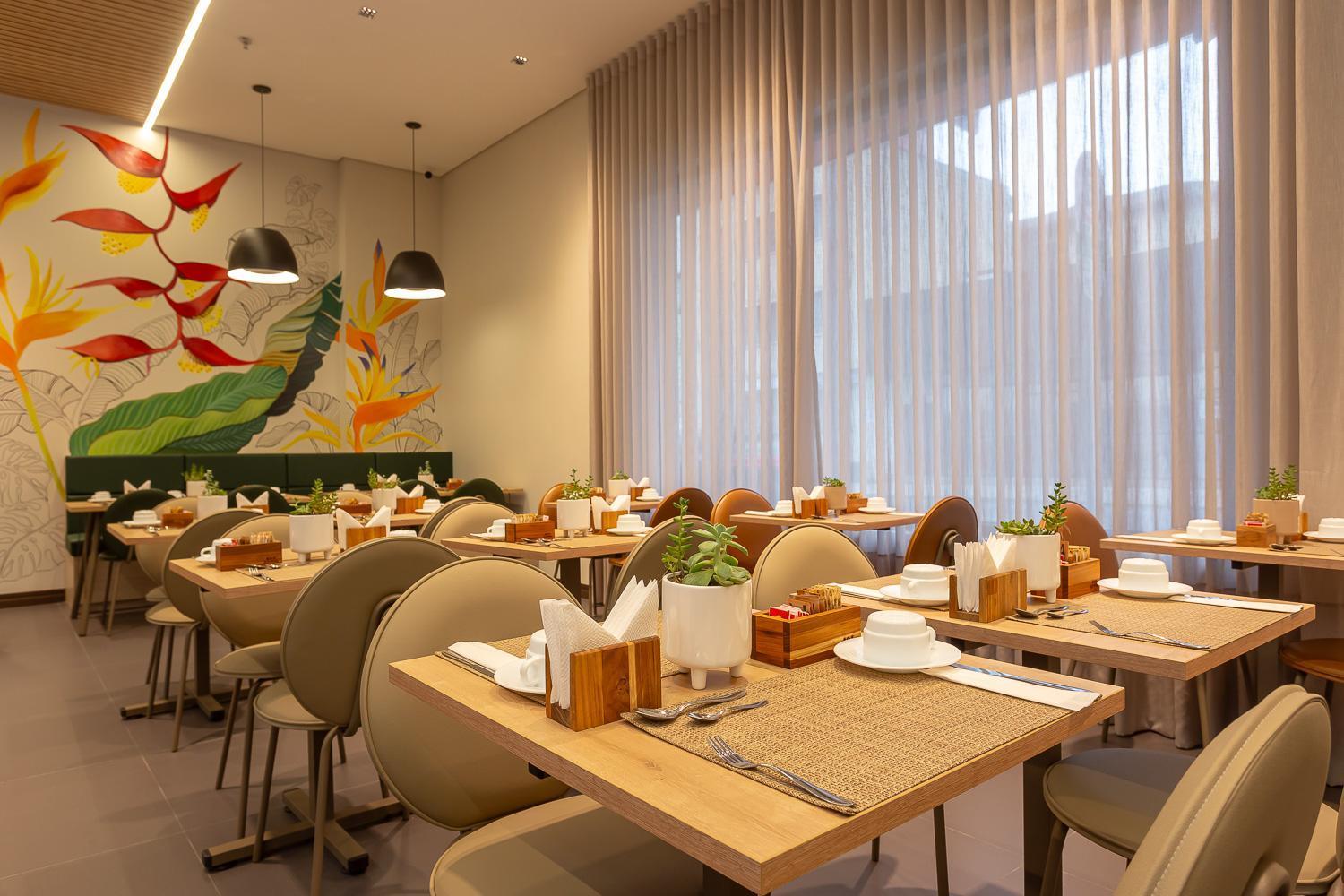 Hotel Roochelle Convention By Nobile Curitiba Esterno foto