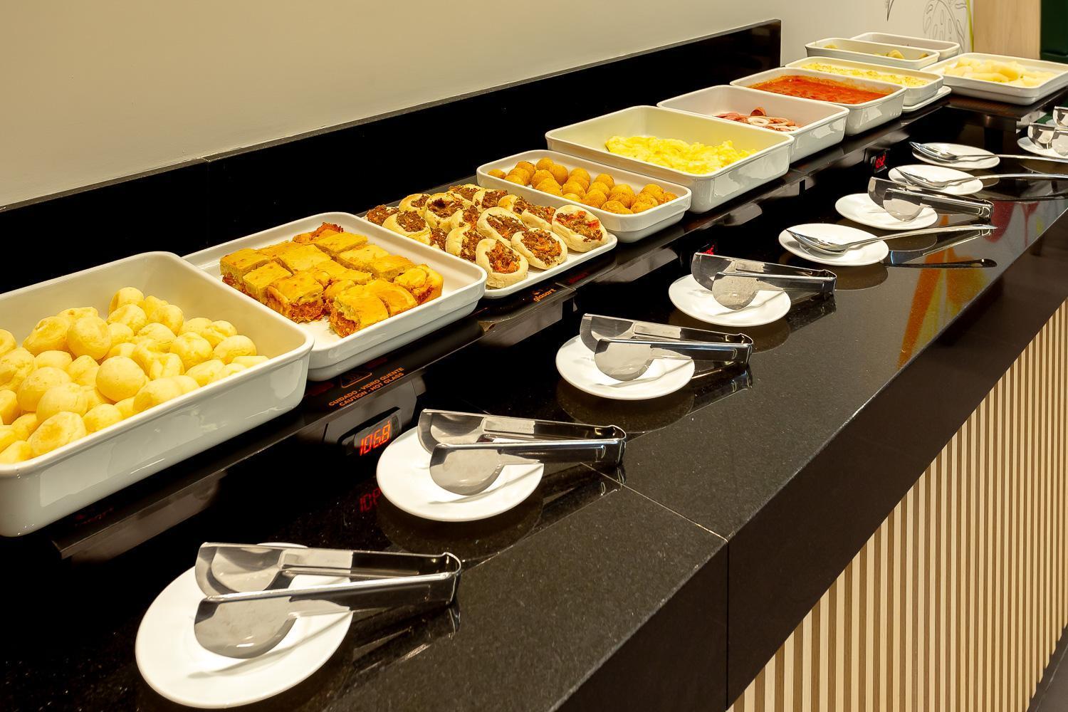 Hotel Roochelle Convention By Nobile Curitiba Esterno foto
