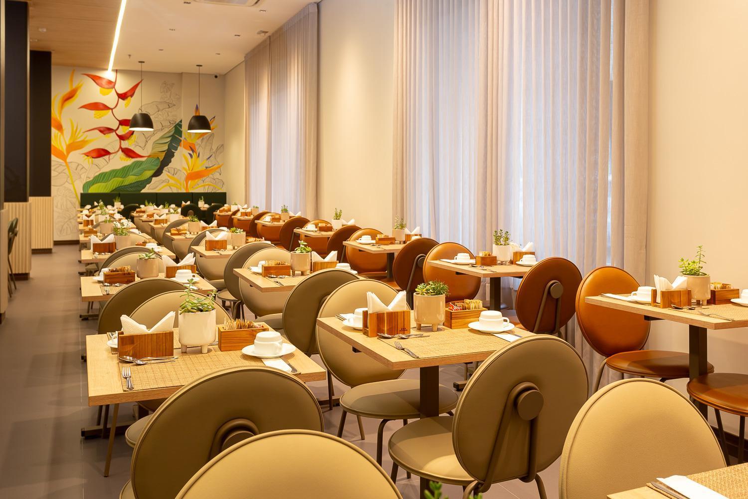 Hotel Roochelle Convention By Nobile Curitiba Esterno foto