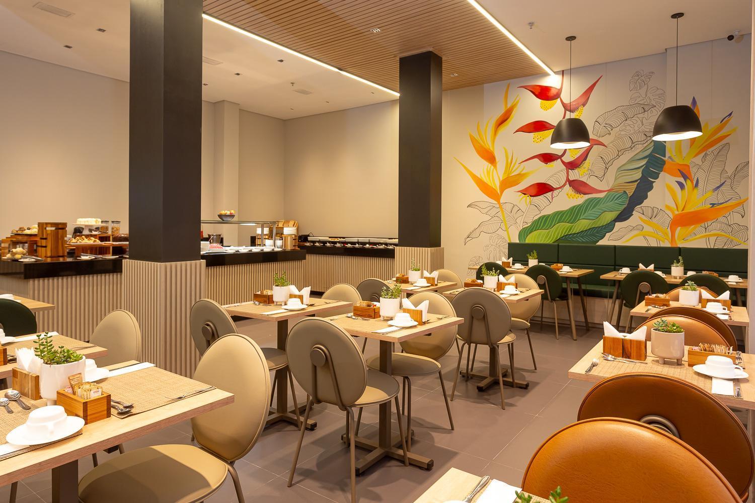 Hotel Roochelle Convention By Nobile Curitiba Esterno foto