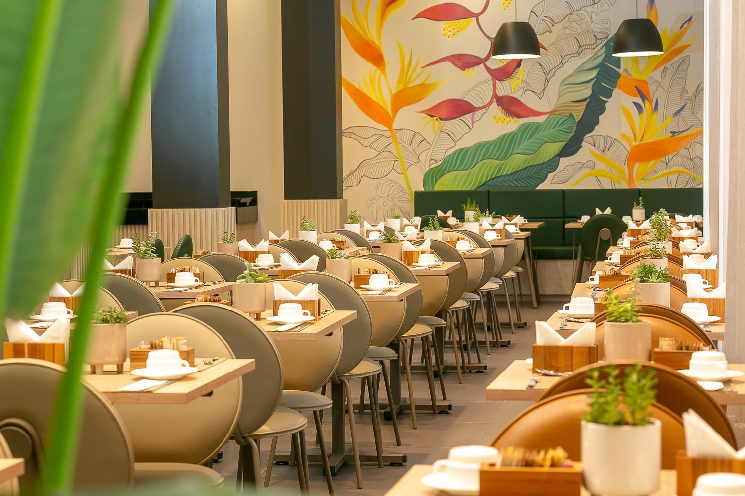 Hotel Roochelle Convention By Nobile Curitiba Esterno foto