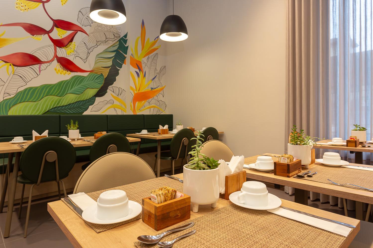 Hotel Roochelle Convention By Nobile Curitiba Esterno foto