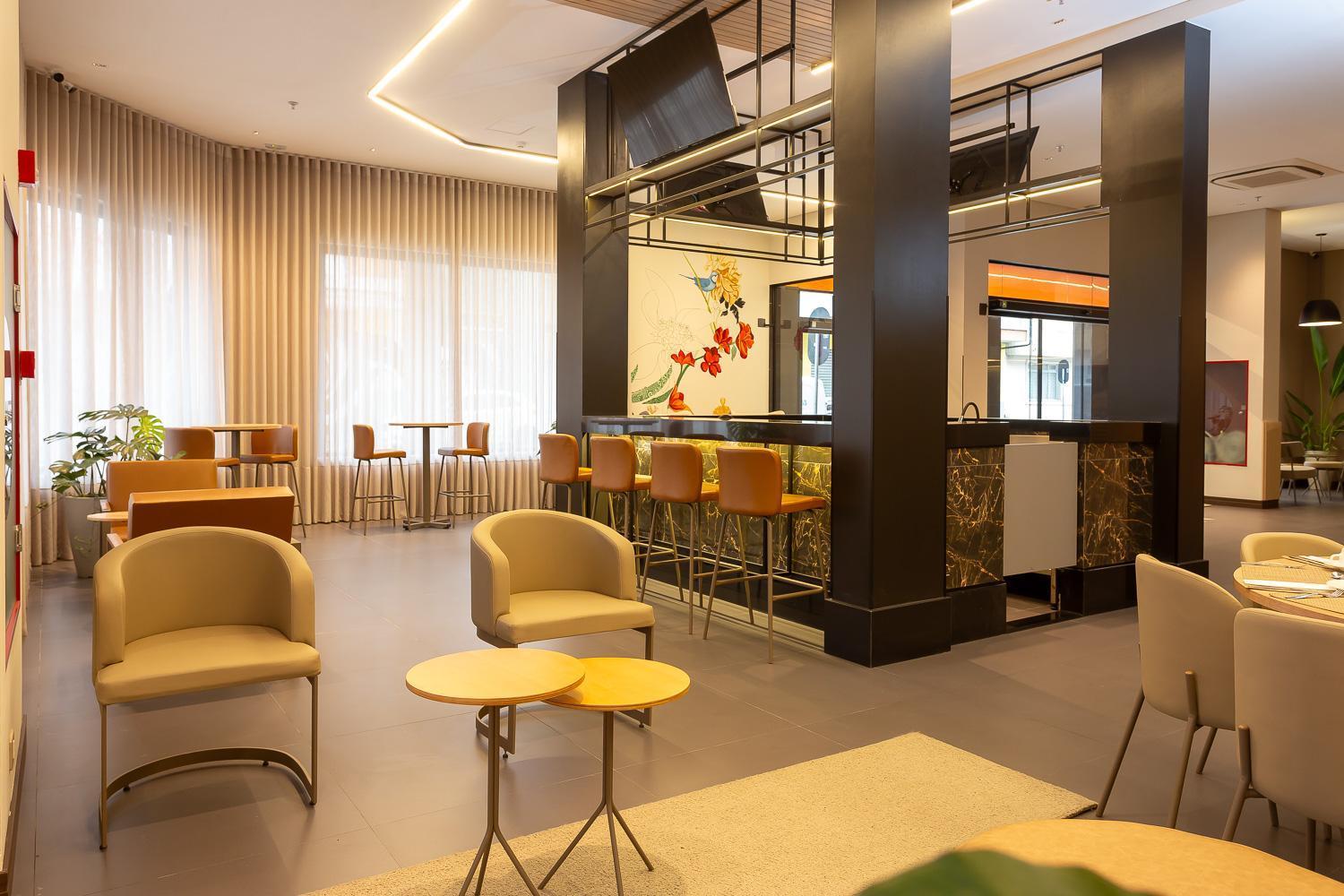 Hotel Roochelle Convention By Nobile Curitiba Esterno foto