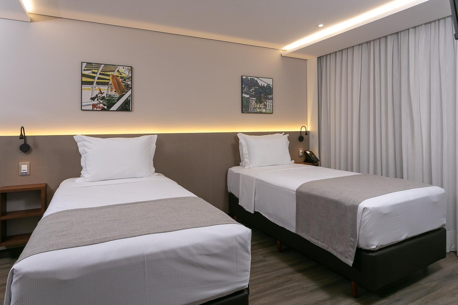 Hotel Roochelle Convention By Nobile Curitiba Esterno foto