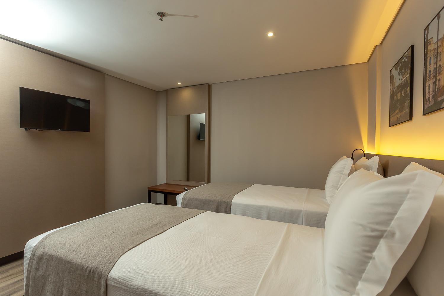 Hotel Roochelle Convention By Nobile Curitiba Esterno foto