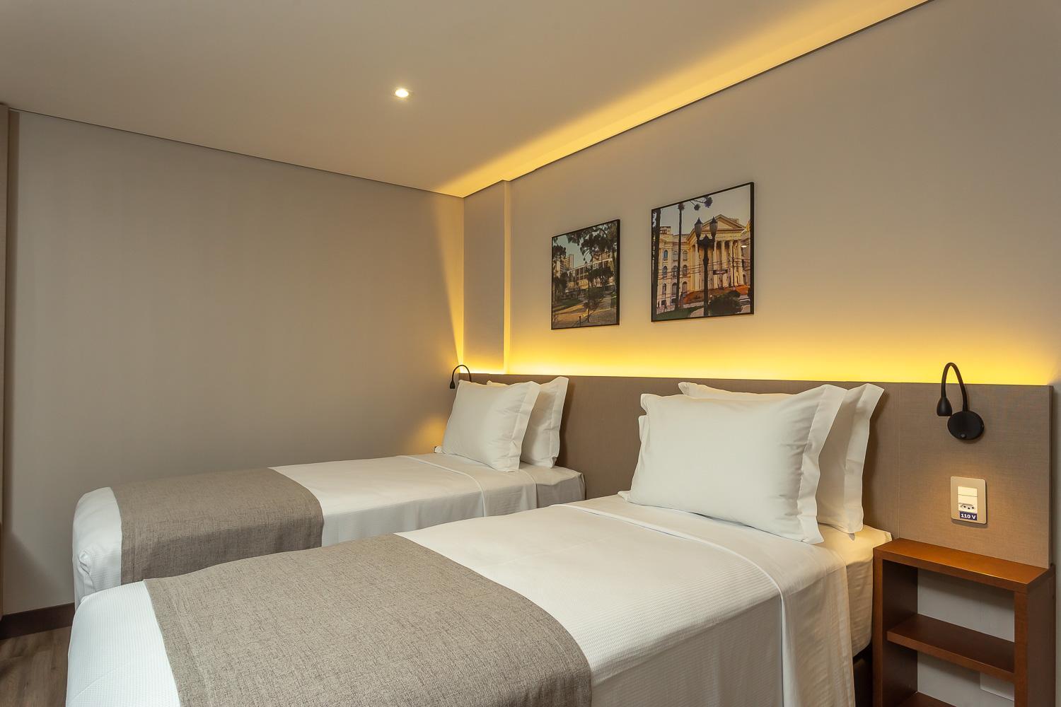 Hotel Roochelle Convention By Nobile Curitiba Esterno foto